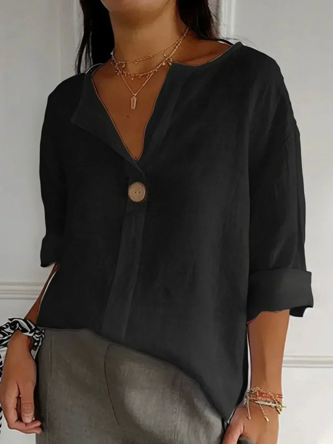 Vesper – Casual V-Neck Blouse