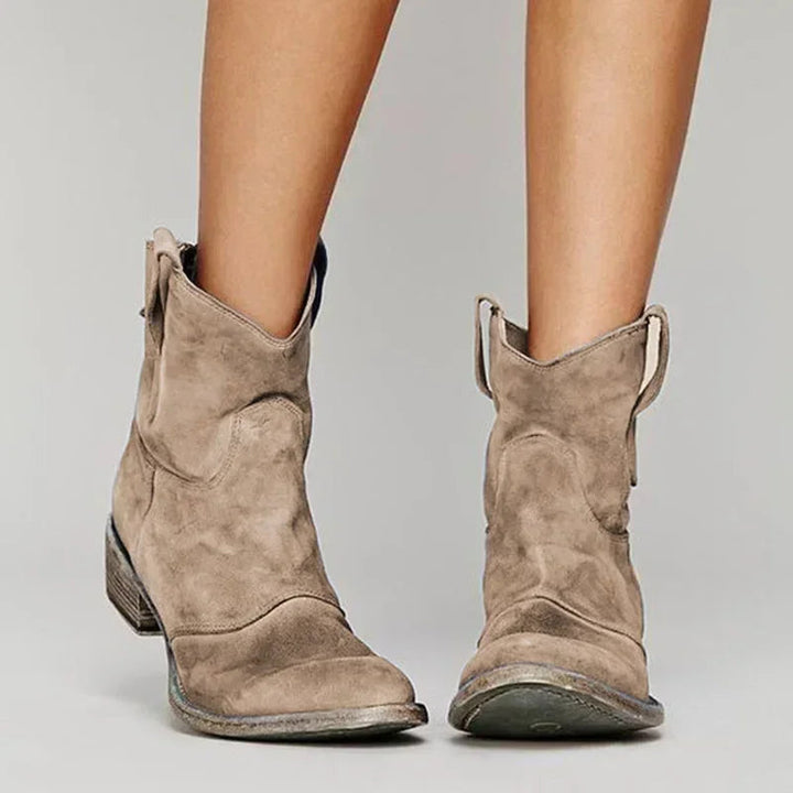 Daisy™ – Everyday Boots for Timeless Western Elegance
